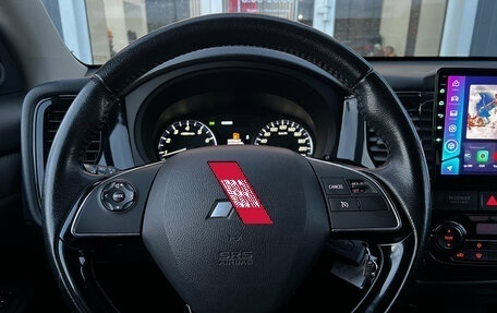 Mitsubishi Outlander III рестайлинг 3, 2017 год, 2 320 000 рублей, 14 фотография