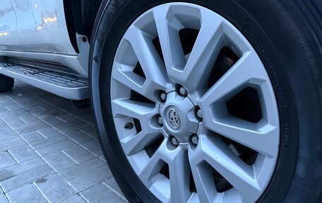 Toyota Land Cruiser Prado 150 рестайлинг 2, 2016 год, 4 500 000 рублей, 38 фотография