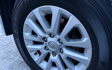 Toyota Land Cruiser Prado 150 рестайлинг 2, 2016 год, 4 500 000 рублей, 39 фотография