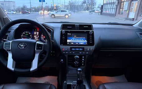 Toyota Land Cruiser Prado 150 рестайлинг 2, 2016 год, 4 500 000 рублей, 32 фотография