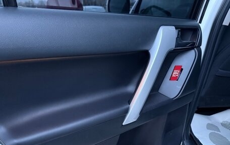 Toyota Land Cruiser Prado 150 рестайлинг 2, 2016 год, 4 500 000 рублей, 30 фотография