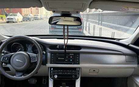 Jaguar XF II, 2017 год, 2 778 000 рублей, 8 фотография