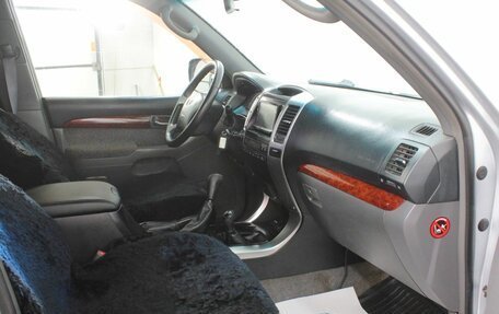 Toyota Land Cruiser Prado 120 рестайлинг, 2006 год, 1 690 000 рублей, 10 фотография