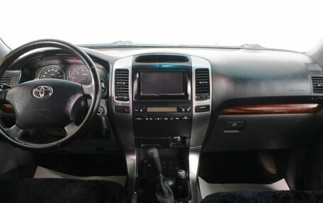 Toyota Land Cruiser Prado 120 рестайлинг, 2006 год, 1 690 000 рублей, 13 фотография