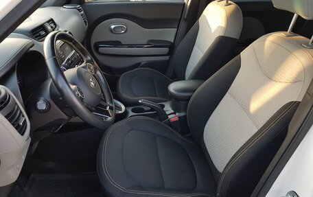 KIA Soul II рестайлинг, 2015 год, 1 399 000 рублей, 11 фотография