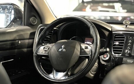 Mitsubishi Outlander III рестайлинг 3, 2017 год, 2 050 000 рублей, 13 фотография