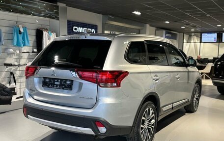 Mitsubishi Outlander III рестайлинг 3, 2017 год, 2 050 000 рублей, 4 фотография