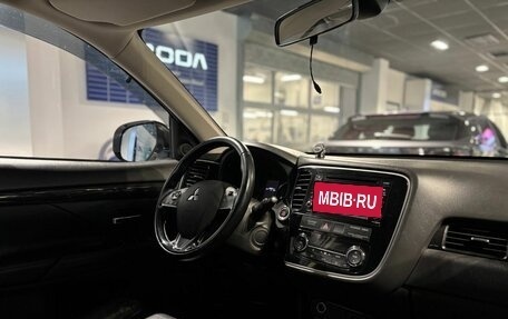 Mitsubishi Outlander III рестайлинг 3, 2017 год, 2 050 000 рублей, 7 фотография