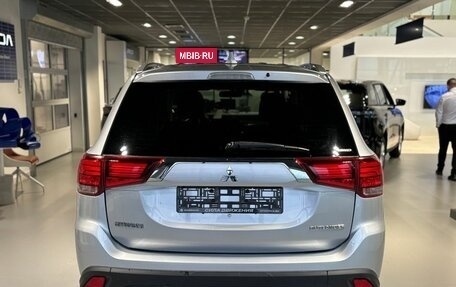 Mitsubishi Outlander III рестайлинг 3, 2017 год, 2 050 000 рублей, 5 фотография