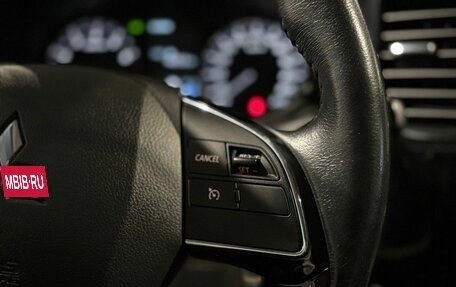 Mitsubishi Outlander III рестайлинг 3, 2017 год, 2 050 000 рублей, 15 фотография