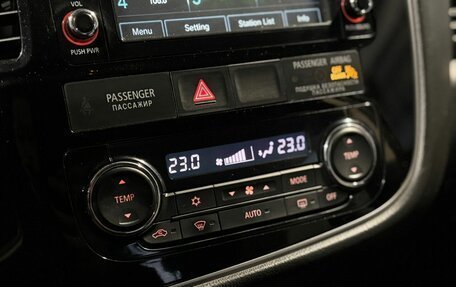 Mitsubishi Outlander III рестайлинг 3, 2017 год, 2 050 000 рублей, 23 фотография