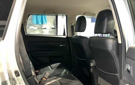 Mitsubishi Outlander III рестайлинг 3, 2017 год, 2 050 000 рублей, 27 фотография