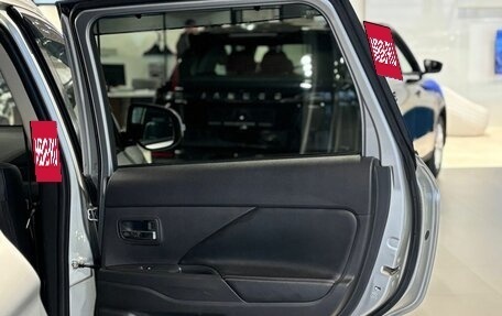 Mitsubishi Outlander III рестайлинг 3, 2017 год, 2 050 000 рублей, 19 фотография