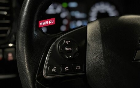 Mitsubishi Outlander III рестайлинг 3, 2017 год, 2 050 000 рублей, 25 фотография