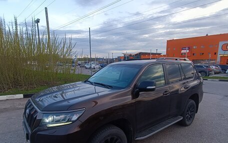 Toyota Land Cruiser Prado 150 рестайлинг 2, 2020 год, 5 650 000 рублей, 1 фотография