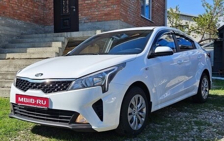 KIA Rio IV, 2021 год, 1 629 990 рублей, 1 фотография