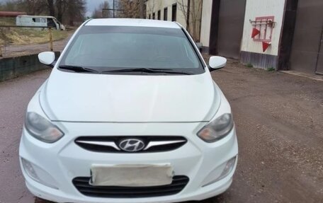 Hyundai Solaris II рестайлинг, 2014 год, 950 000 рублей, 1 фотография