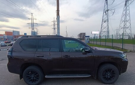 Toyota Land Cruiser Prado 150 рестайлинг 2, 2020 год, 5 650 000 рублей, 4 фотография