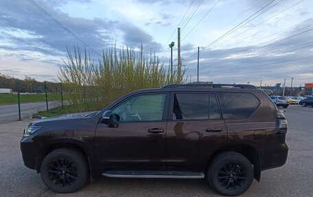 Toyota Land Cruiser Prado 150 рестайлинг 2, 2020 год, 5 650 000 рублей, 8 фотография