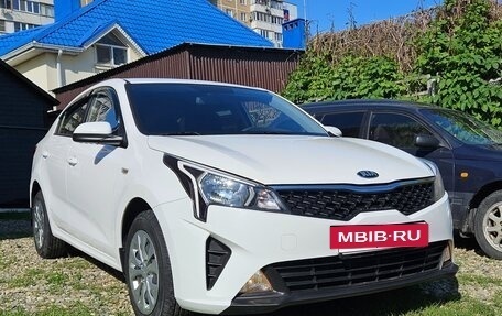 KIA Rio IV, 2021 год, 1 629 990 рублей, 2 фотография