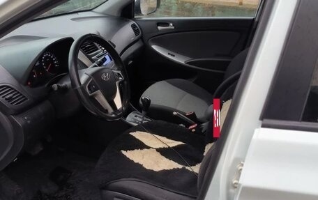 Hyundai Solaris II рестайлинг, 2014 год, 950 000 рублей, 6 фотография