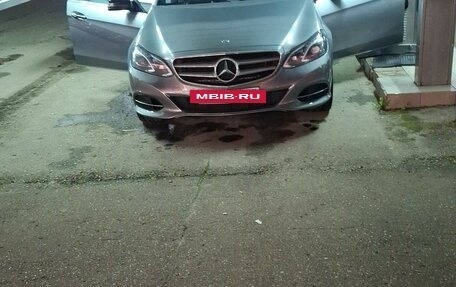 Mercedes-Benz E-Класс, 2013 год, 1 780 000 рублей, 2 фотография