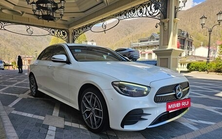 Mercedes-Benz E-Класс, 2021 год, 2 650 000 рублей, 4 фотография