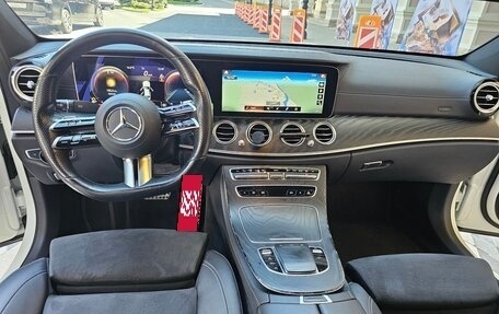 Mercedes-Benz E-Класс, 2021 год, 2 650 000 рублей, 8 фотография