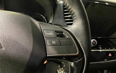 Mitsubishi Outlander III рестайлинг 3, 2022 год, 2 700 000 рублей, 20 фотография