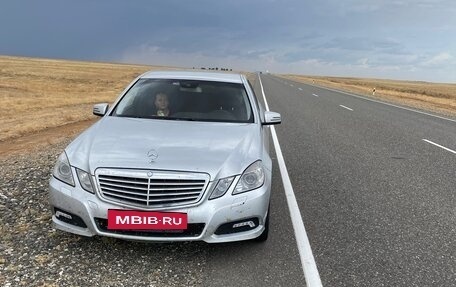 Mercedes-Benz E-Класс, 2009 год, 2 000 000 рублей, 5 фотография