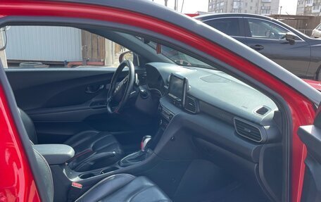 Hyundai Veloster II, 2019 год, 2 350 000 рублей, 14 фотография