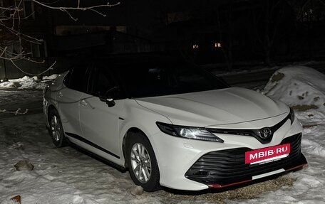 Toyota Camry, 2019 год, 3 000 000 рублей, 8 фотография