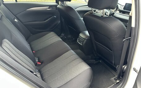 Mazda 6, 2021 год, 2 600 000 рублей, 15 фотография