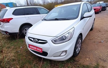 Hyundai Solaris II рестайлинг, 2013 год, 820 000 рублей, 1 фотография
