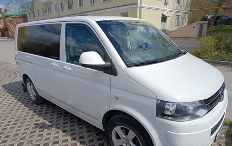Volkswagen Caravelle T5, 2011 год, 2 600 000 рублей, 2 фотография