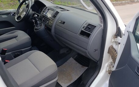 Volkswagen Caravelle T5, 2011 год, 2 600 000 рублей, 12 фотография