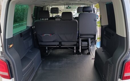 Volkswagen Caravelle T5, 2011 год, 2 600 000 рублей, 17 фотография