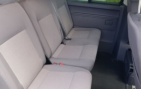 Volkswagen Caravelle T5, 2011 год, 2 600 000 рублей, 13 фотография