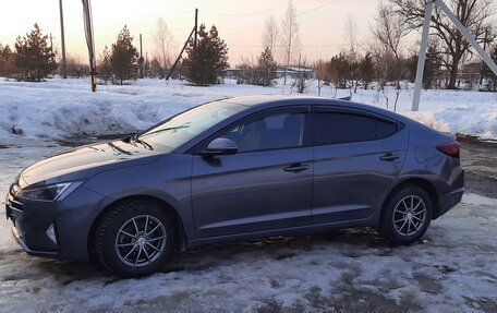 Hyundai Elantra VI рестайлинг, 2019 год, 1 800 000 рублей, 3 фотография