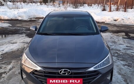 Hyundai Elantra VI рестайлинг, 2019 год, 1 800 000 рублей, 4 фотография