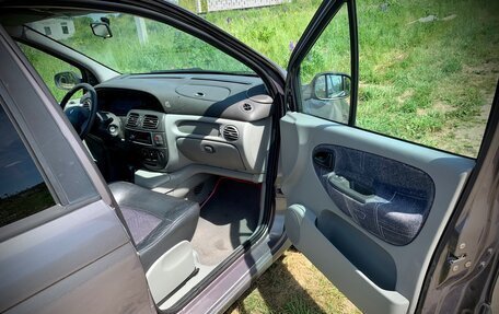 Renault Scenic III, 2001 год, 290 000 рублей, 13 фотография