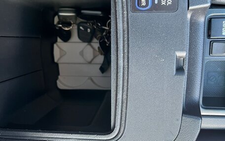 Toyota Land Cruiser Prado 150 рестайлинг 2, 2014 год, 2 850 000 рублей, 16 фотография