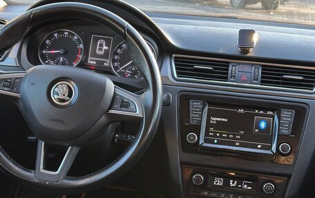 Skoda Rapid I, 2017 год, 950 000 рублей, 24 фотография