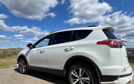 Toyota RAV4, 2018 год, 2 700 000 рублей, 6 фотография