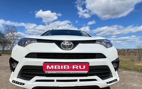 Toyota RAV4, 2018 год, 2 700 000 рублей, 4 фотография