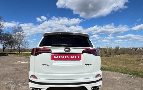 Toyota RAV4, 2018 год, 2 700 000 рублей, 11 фотография