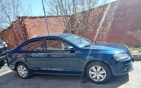 Volkswagen Jetta VI, 2012 год, 1 120 000 рублей, 2 фотография