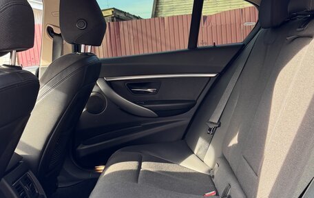 BMW 3 серия, 2018 год, 2 600 000 рублей, 18 фотография