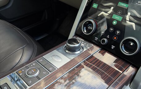 Land Rover Range Rover IV рестайлинг, 2018 год, 4 700 000 рублей, 25 фотография