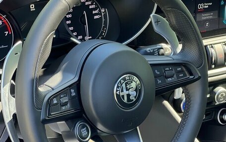 Alfa Romeo Giulia II, 2023 год, 6 350 000 рублей, 14 фотография